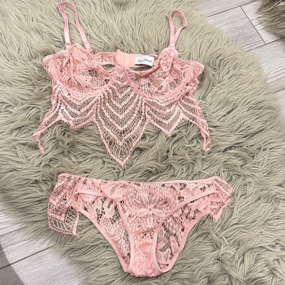 Elegant Moments Pink Lace Bra and Panty Set